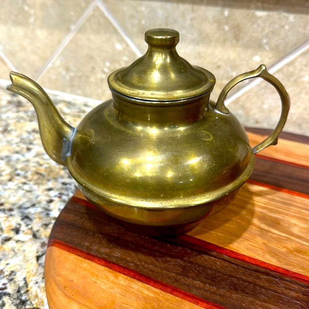 Vintage(?) teapot